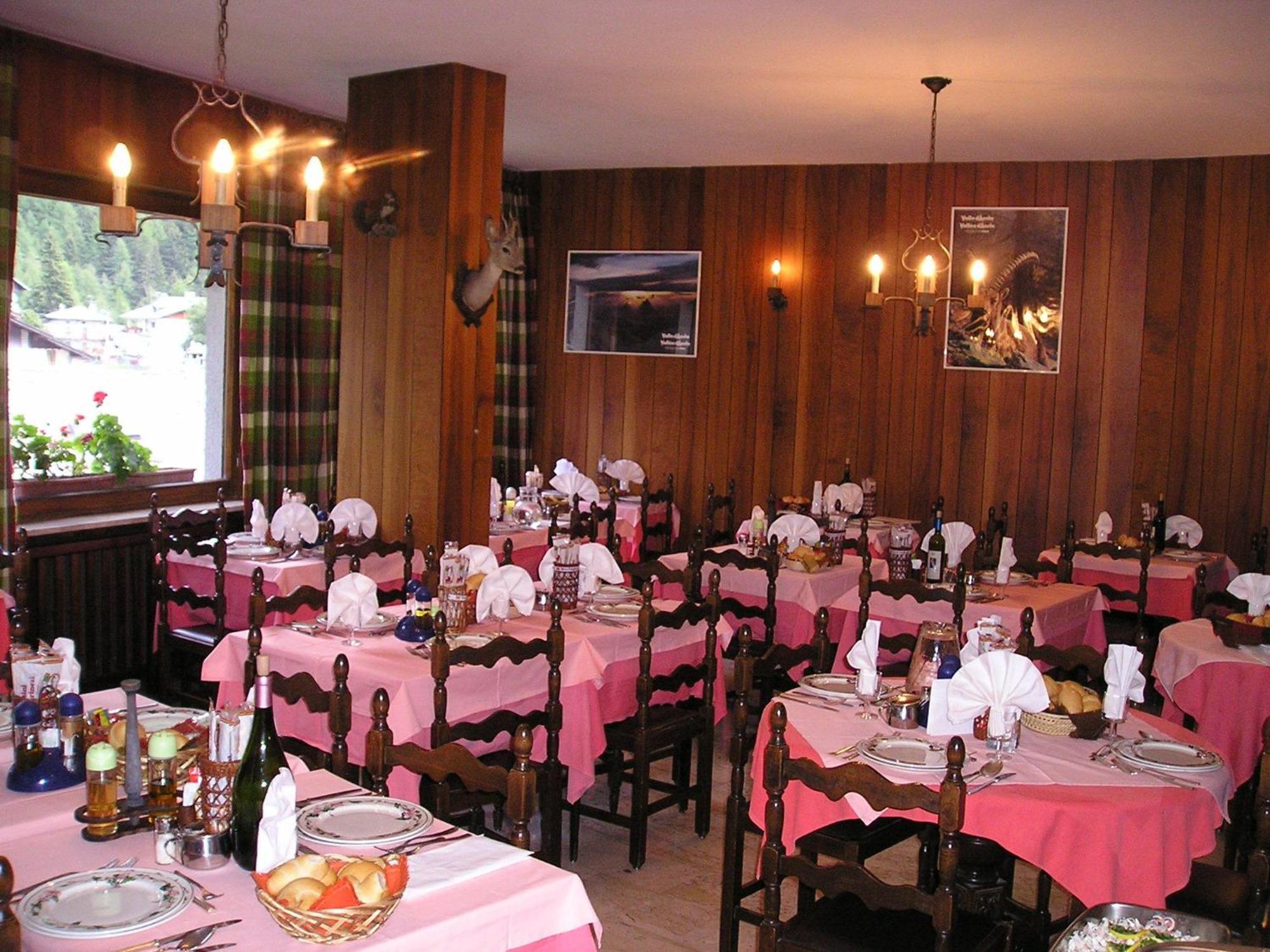 Hotel Al Caminetto Valtournenche Εξωτερικό φωτογραφία