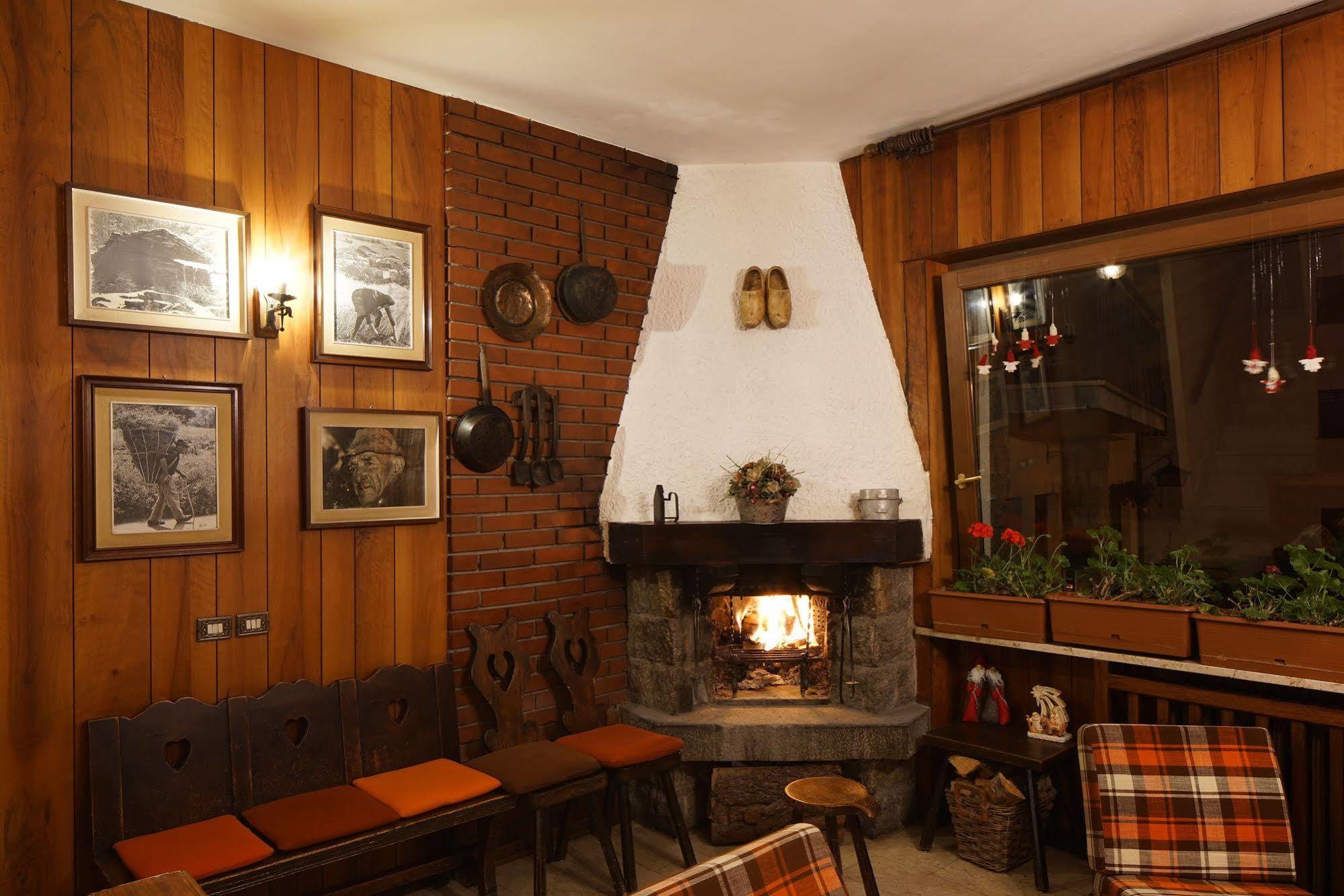 Hotel Al Caminetto Valtournenche Εξωτερικό φωτογραφία
