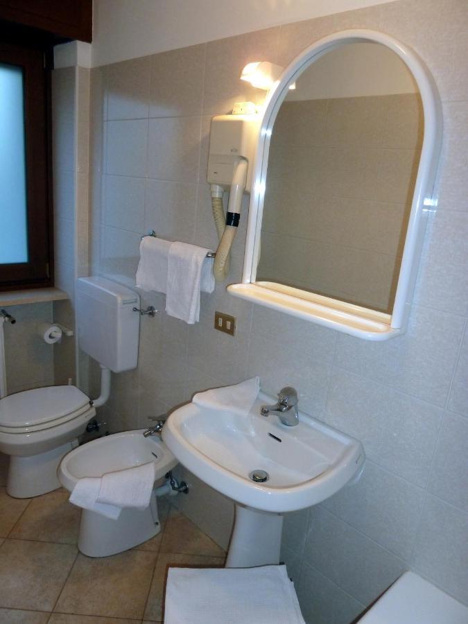 Hotel Al Caminetto Valtournenche Δωμάτιο φωτογραφία