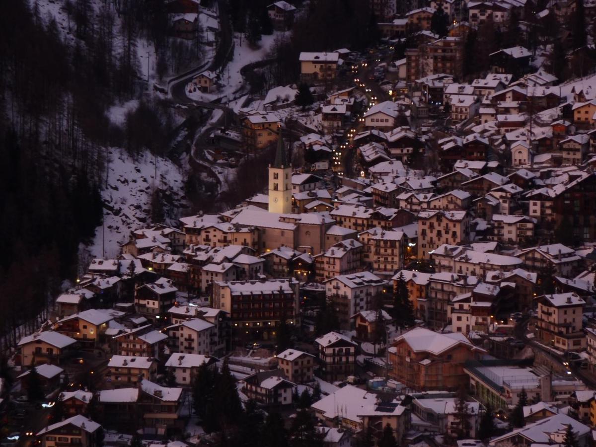 Hotel Al Caminetto Valtournenche Εξωτερικό φωτογραφία